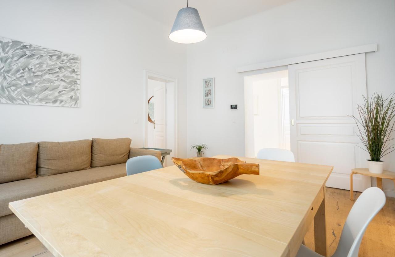 Cottageviertel - Stilvolles Apartment In Parknahe ウィーン エクステリア 写真