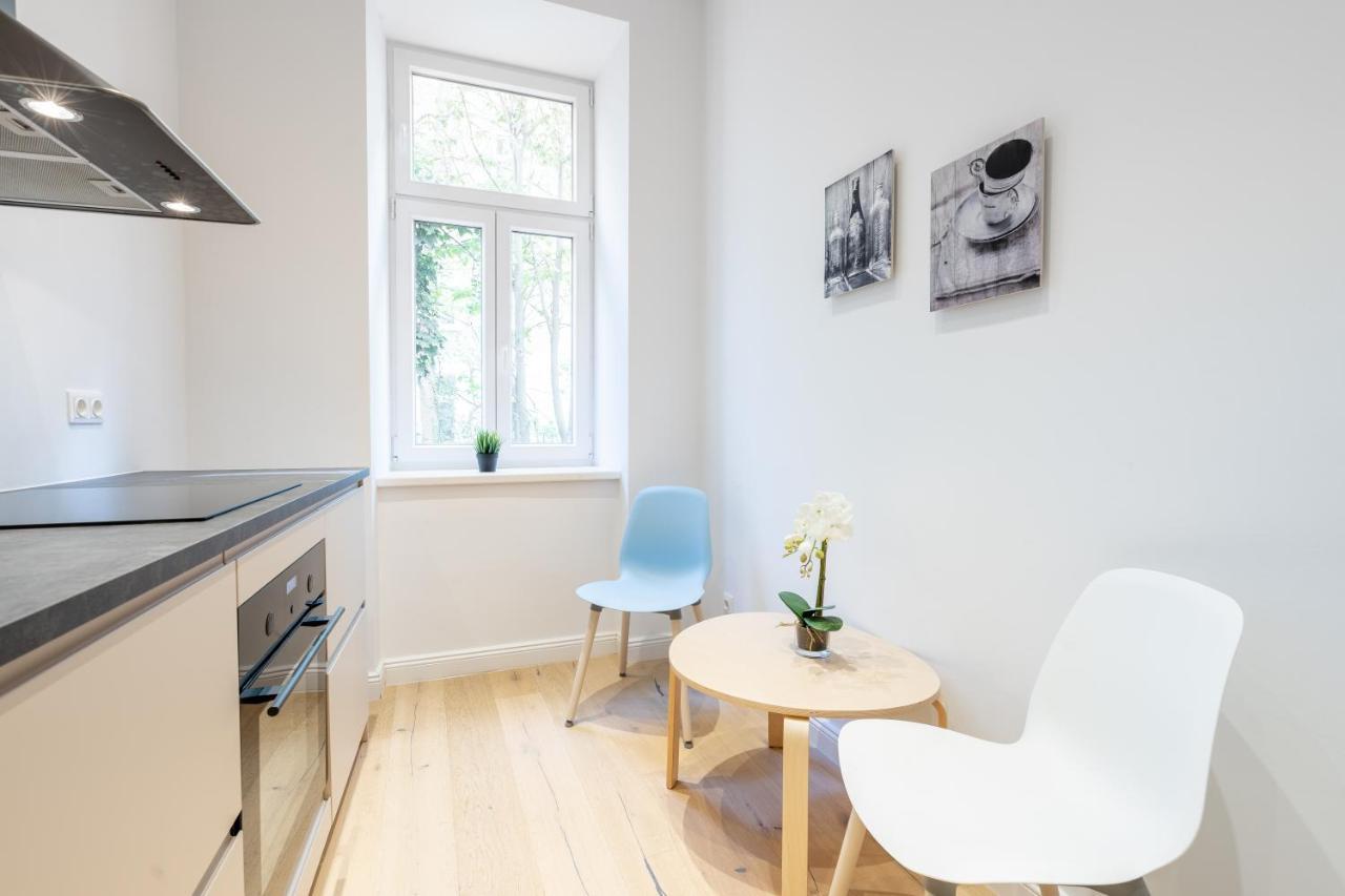 Cottageviertel - Stilvolles Apartment In Parknahe ウィーン エクステリア 写真